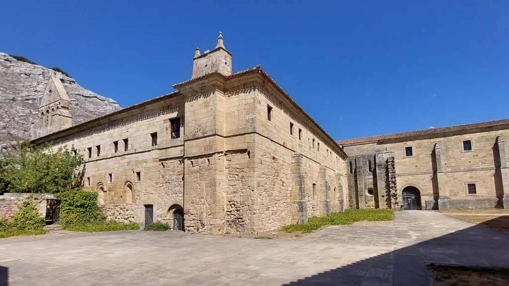 Vista general del Monasterio de Santa María la Real, en Aguilar de Campoo.