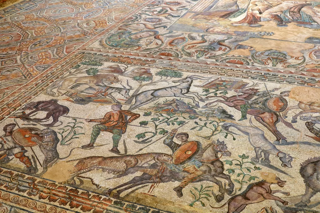 Detalle de uno de los mosaicos más llamativos de la villa romana de La Olmeda.